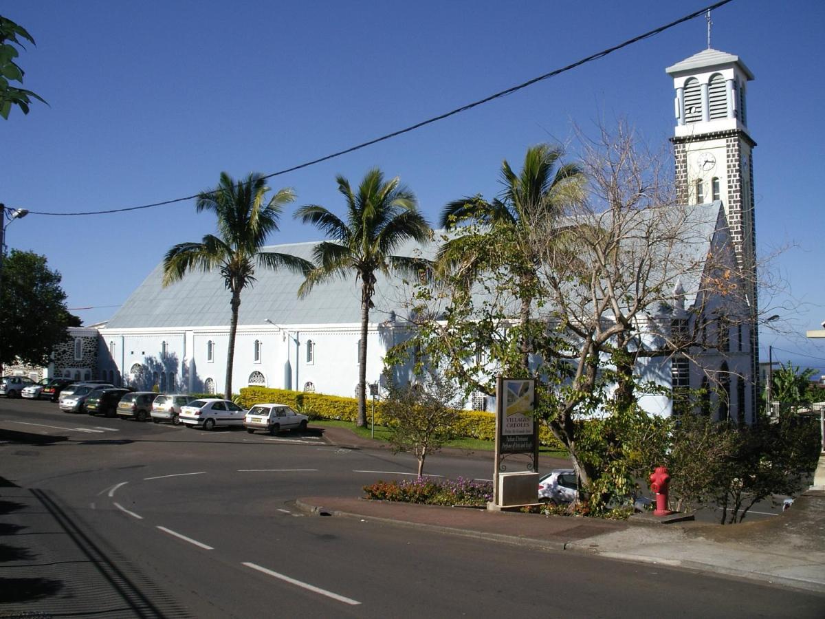 Case Creole Traditionnelle A Ossature Et Charpente Bois Petite Île Eksteriør billede